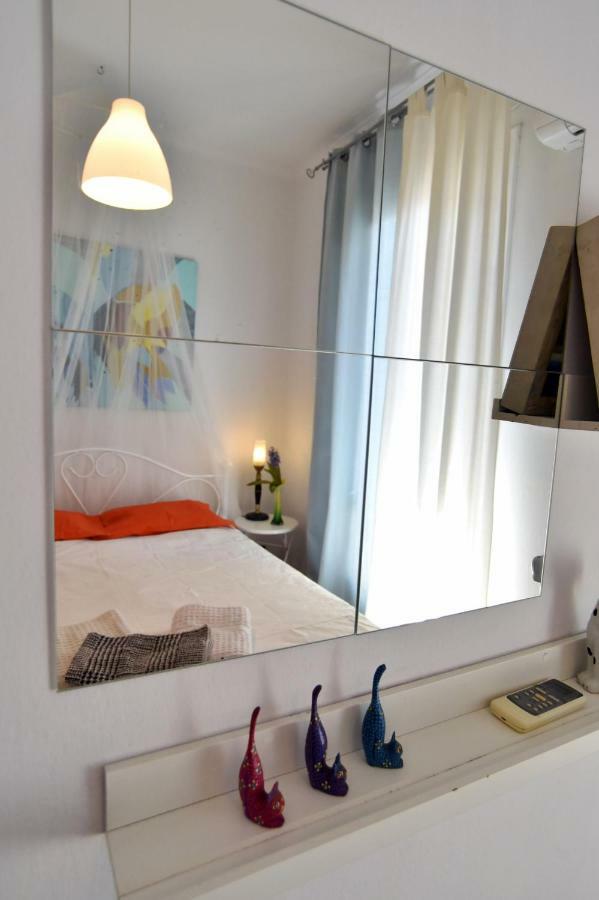 Artist'S Lovely Nest Under The Shadow Of The Parthenon Apartment Athens Exterior photo